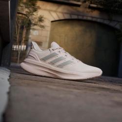 adidas ULTRARUN 5 女子缓震透气随心畅跑舒适体测跑步运动鞋