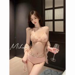 小野七天 绝美泳衣女比基尼三件套2026超性感辣妹纯欲小胸聚拢显瘦海边度假 淡粉色 均码