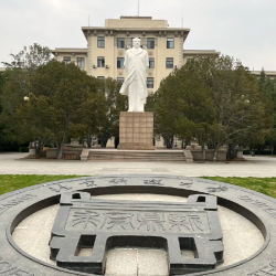北京科技大学自由参观+校园餐+玩偶挂件