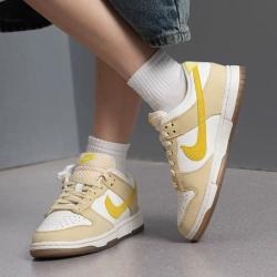 NIKE DUNK 女款休闲运动鞋