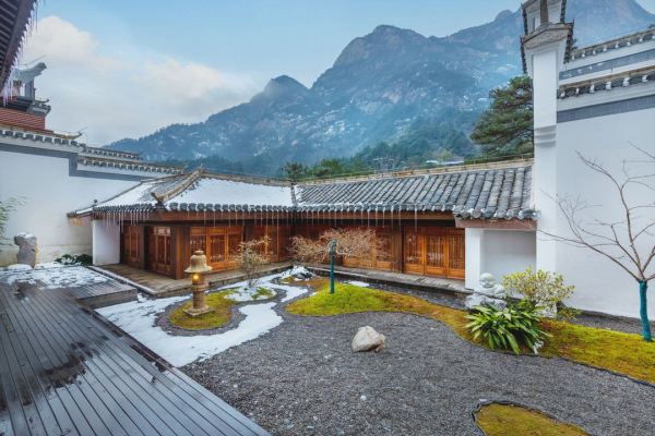 单晚450元:黄山祥源云谷度假酒店(黄山风景区店)2晚+双早+寄存运送行李+黄山门票代购+Minibar畅享+黄山班车