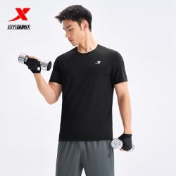 特步 男款圆领短袖T恤