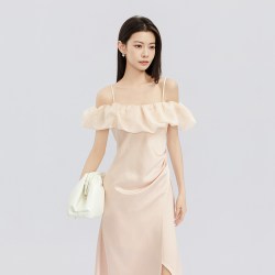 薇迎 商场同款一字肩吊带连衣裙女2026夏生日缎面高级裙子