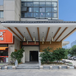 龙卫馀笙酒店（常州大学城店）1晚