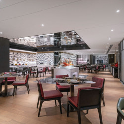 深圳星河吉酒店，臻品之选1晚+双人自助晚餐