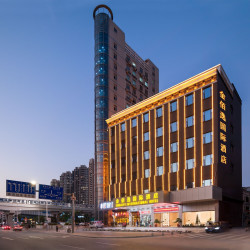 深圳金佰逸国际酒店（爱联地铁站店）2晚