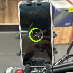 月销爆单的电动车摩托车无线充电器，15W＋手机支架全套组合