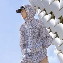 波司登 夏季时尚防晒衣女短款 轻薄凉感透气潮流百搭外套
