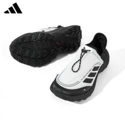 adidas 通用款运动鞋 JP6647