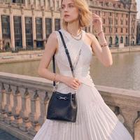 MICHAEL KORS Carson 女士时尚水桶斜挎包