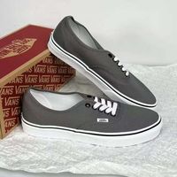 百亿补贴：VANS Authentic 男女款板鞋 VN000JRAPBQ