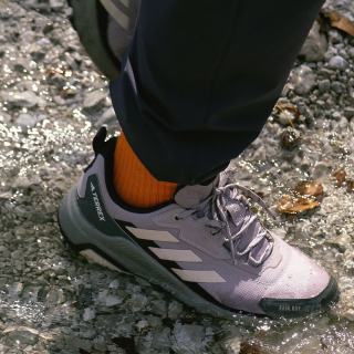 adidas ANYLANDER 女款徒步鞋 ID3471