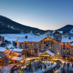 长白山万达度假区11店2晚+2大1小雪季权益+权益2选1
