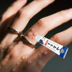 云南本草手上红起小水泡手痒脱皮汗状灭菌止痒皮肤专用本草抑菌膏