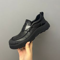 男鞋新款真皮休闲鞋一脚蹬软底软面防滑鞋子