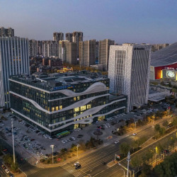 银河欢乐世界酒店1晚+双人海鲜自助套餐+含2大1小（1米2以下）水乐园+水汇门票