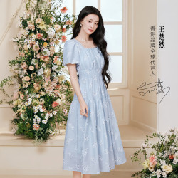 香影 方领连衣裙女2026夏季新款花路格桑蓝色印花裙 浅蓝