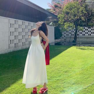 曾小咸 法式白色吊带连衣裙