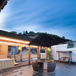 等风来民宿（芙蓉镇大瀑布店）1晚