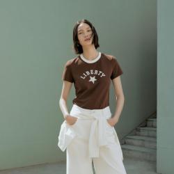 MO&Co. 美式印花撞边圆领短袖T恤女装