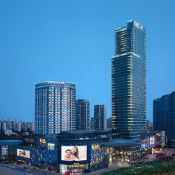 南通悦庭圆融广场公寓酒店（文峰地铁站店）1晚+赠送濠河风景名胜区画舫游船兑换票2张