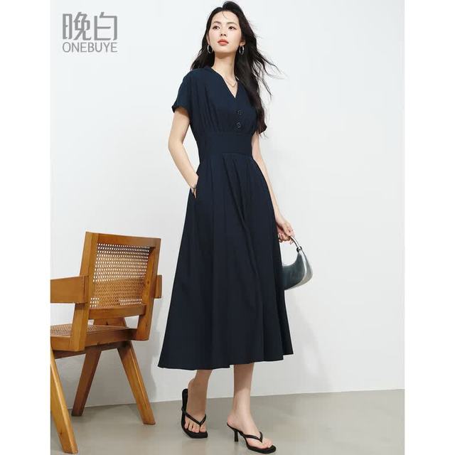 晚白 冰丝棉V领收腰牛仔蓝连衣裙女