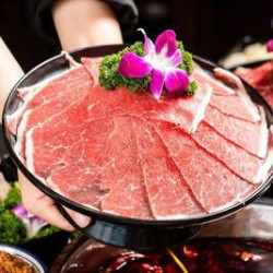 不限量鲜切牛肉自助火锅