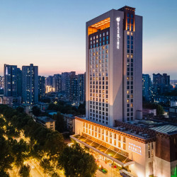 西安城墙西藏大厦开元名都大酒店2晚+SPA中式按摩45分钟+畅享恒温游泳池+健身房