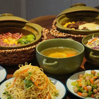 窝蛋牛肉煲仔饭2-3人餐(含凉菜/饮品/靓汤)