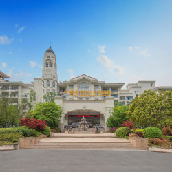 随州碧桂园凤悦凤凰酒店1晚+儿童乐园+自助洗衣+康体健身+荷你有约古风打卡+白云湖夜游|赏灯光秀|水幕喷泉|康养绿道