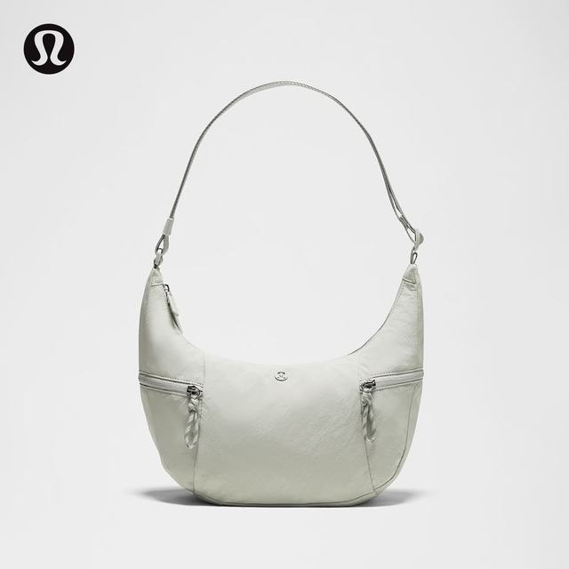 lululemon Slouchy 斜挎包 LU9CACS 朦胧草甸绿