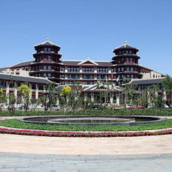 天津光合谷温泉度假酒店2晚+胖达乐园+甄味府家庭套餐1份（AB2选1）+2大1小温泉票+两大一小动物园门票+双人助浴体验
