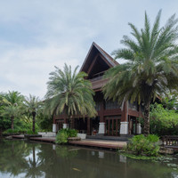 移动端：三亚亚龙湾石溪墅建国度假酒店3晚+精美网红旅拍+三亚机场七座专车接机或送机1次（2选1）+海棠湾免税店穿梭巴士+亚...