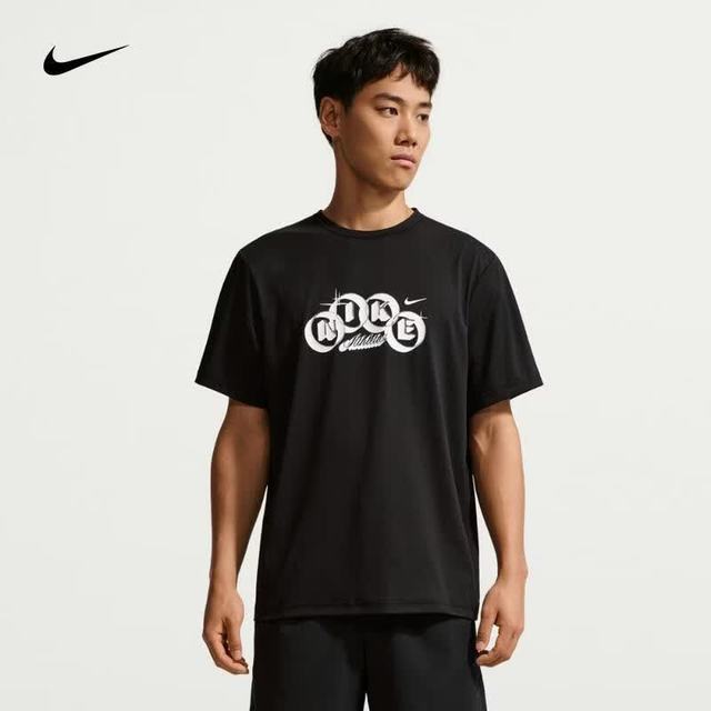 滔搏清仓大甩卖：NIKE 男士短袖T恤 IF2788