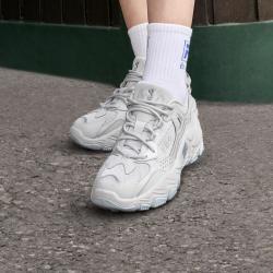 FILA 掠夺者2代 女士休闲鞋 轻便耐磨复古运动鞋