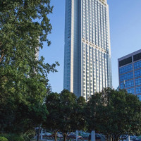 移动端：上海静安昆仑大酒店1晚+入住期间，停车24小时不收费限一辆+38层行政酒廊双人自助欢乐时光-小食饮品+38楼双人行...