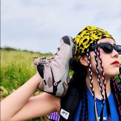 悍途 登山鞋女款防水防滑耐磨雪山爬山专业户外运动越野中帮徒步鞋