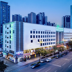 山水时尚酒店（广州黄埔东路大沙东地铁站店）1晚