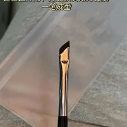 MAFFICK 巨巨巨好用_斜角斜头眼线刷扁平镰刀眼睑下至眼部卧蚕细节化妆刷