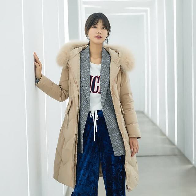 千仞岗 【大毛领显脸小】90绒连帽羽绒服勤轻暖不压身显瘦保暖女外套Y258230Y