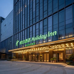日照假日酒店 豪华房1张特大床海景1晚