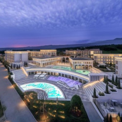 锡耶纳度假村(The Siena Resort) 顶层套房1晚
