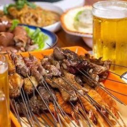 69.9烧烤30串2个扎啤