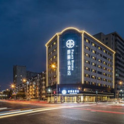 朗丽兹酒店(天津南京路海光寺店) 榻榻米大床房（电动窗帘