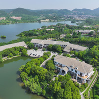 移动端：南京青龙山庄酒店1晚+双人温泉体验2小时+儿童乐园门票券+半山有渔50元代金券+龙出没漂流门票2张