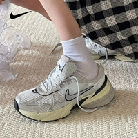 NIKE V2K 女款休闲运动鞋