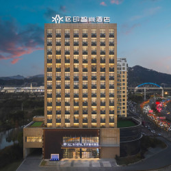 ALL IN HOTEL·讴印智尚酒店（中盛商场飞龙湖露营店）1晚
