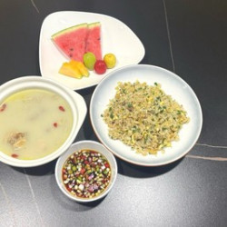 肚包鸡汤+萝卜干炒饭单人餐