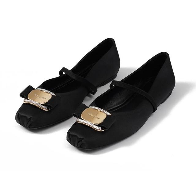 Salvatore Ferragamo 经典饰方头平底女单鞋