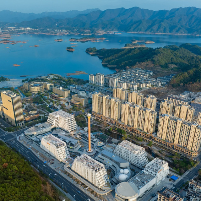 千岛湖璞蔚逸趣度假村2晚+儿童乐园+儿童托管1次+双人餐饮午餐1份/天